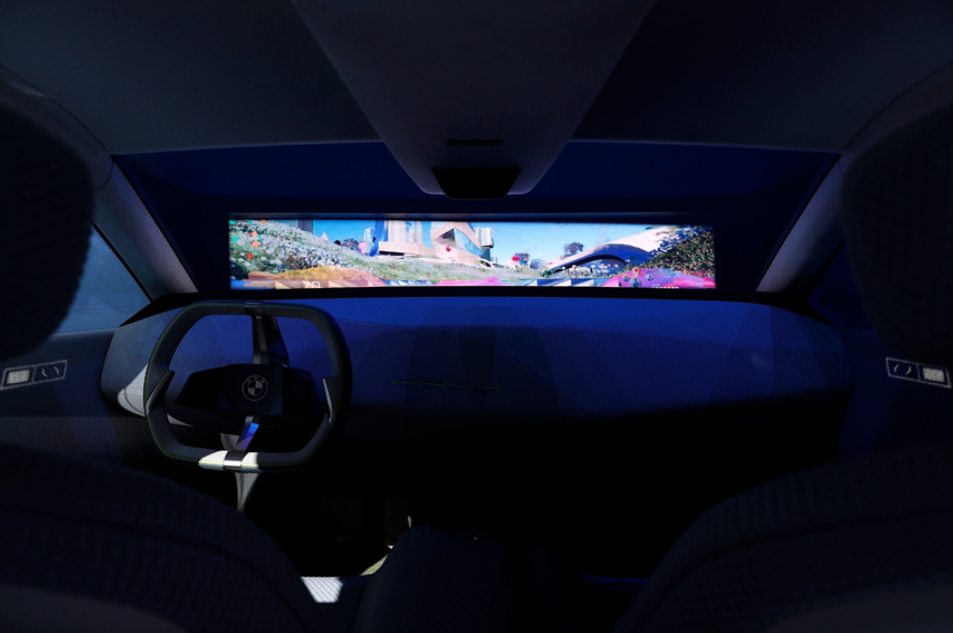 数字化情感体验充满憧憬 光子透明芯片显示技术赋能BMW创想未来之夜