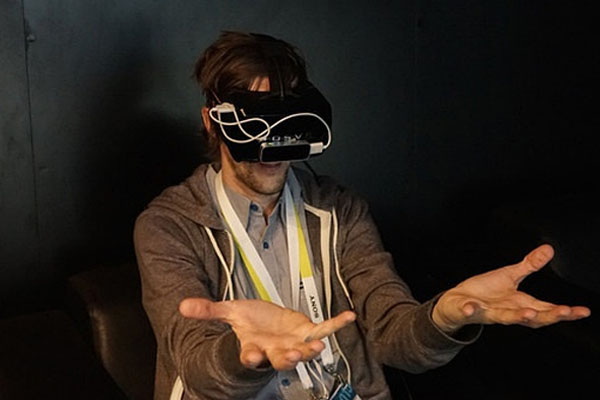 涨姿势：VR（虚拟现实）与全息投影有何不同